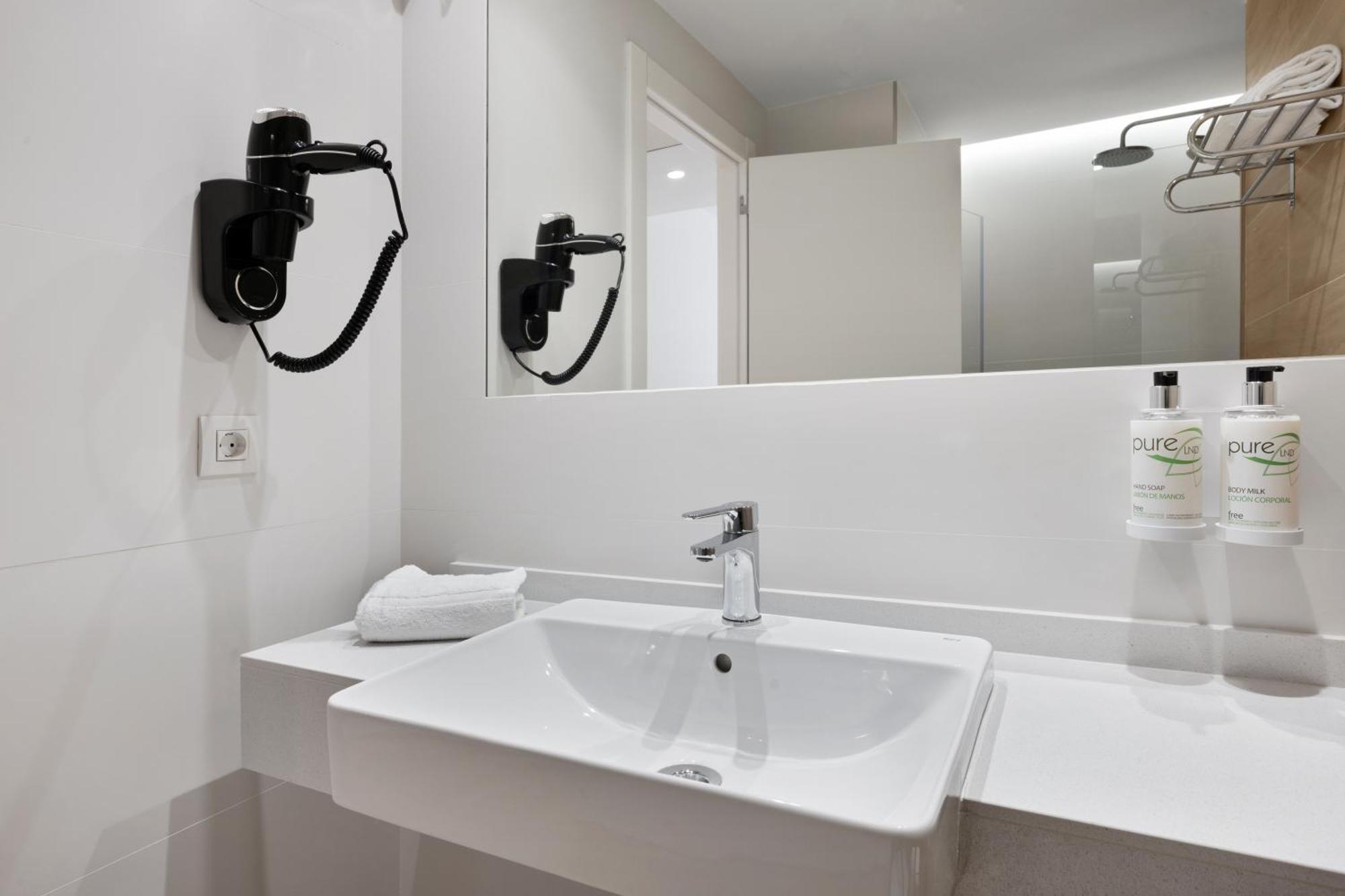 B&B Hotel Castro Urdiales Bagian luar foto